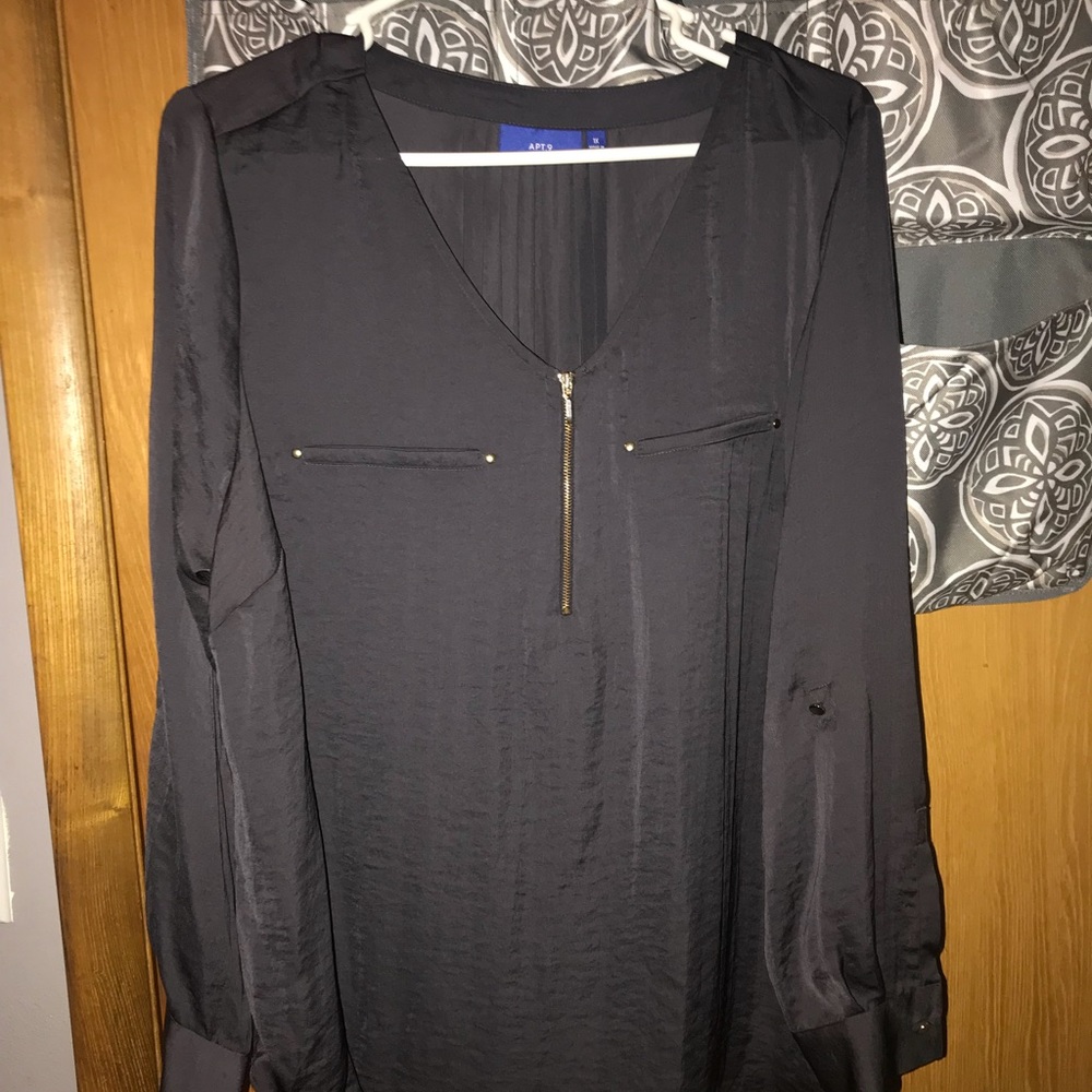 NWT Apt 9 1x woman’s dress top black with gold